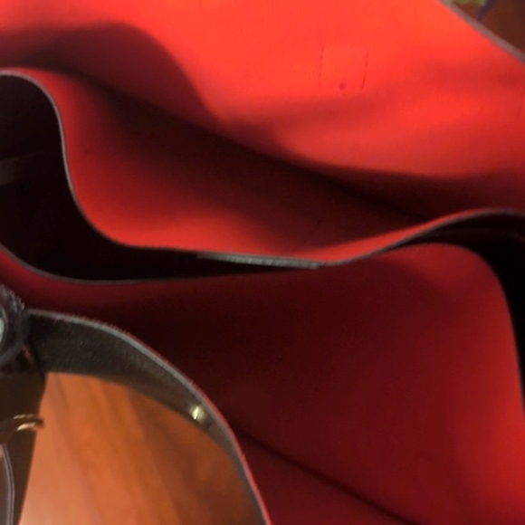 Black Shoulder Bag with attached make up bag - Picture 6 of 13